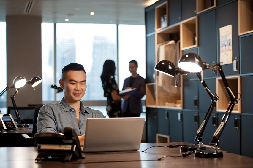 KLOUD Hot Desk